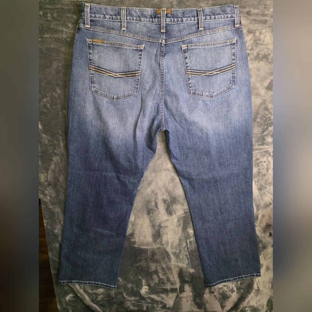 M4 Legacy Stretch JeanStyle No. 10022674Mid riseClassic 19" boot cut leg opening - Picture 7 of 14